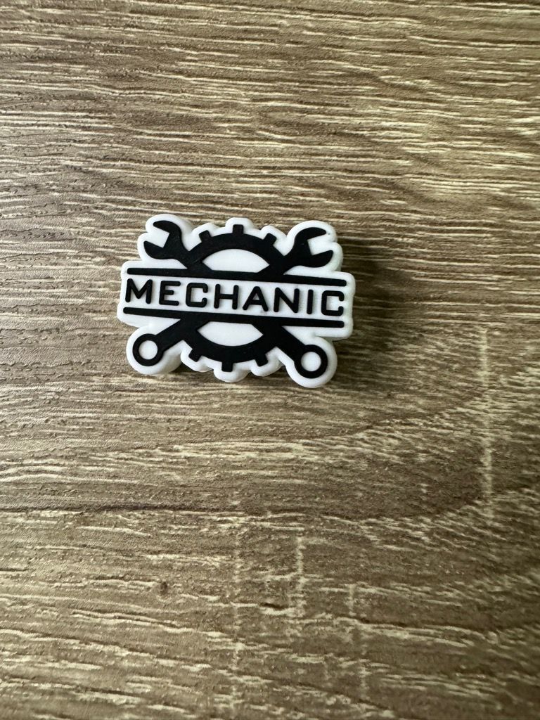 White Mechanic Focal
